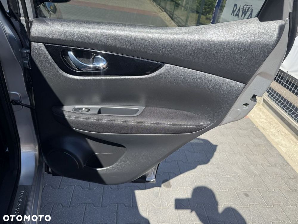 Nissan Qashqai 1.2 DIG-T N-Connecta EU6 - 9
