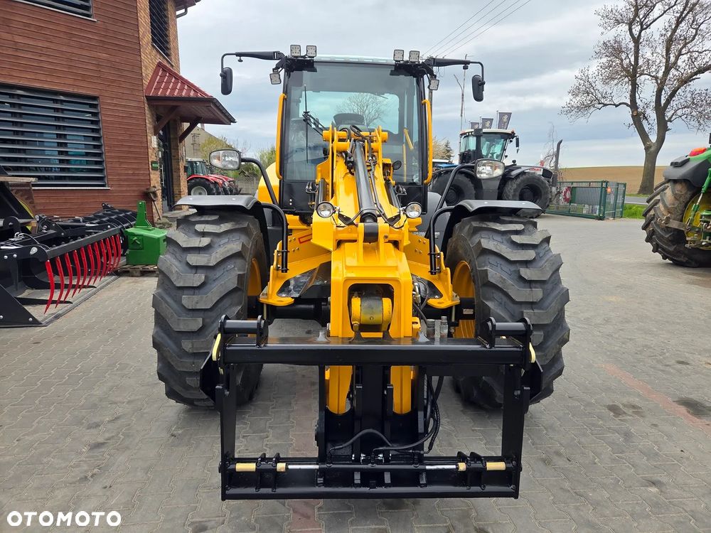 JCB TM 320 S  542. 70 MANITOU - 8