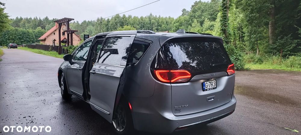 Chrysler Pacifica - 21