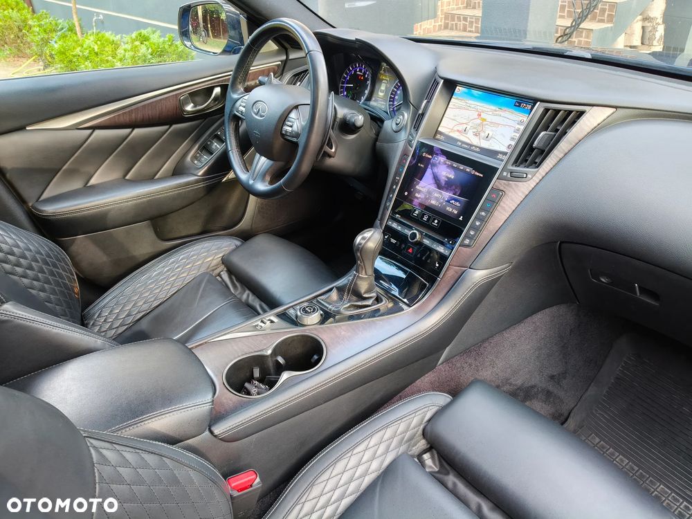 Infiniti Q50 Hybrid AWD Premium - 26