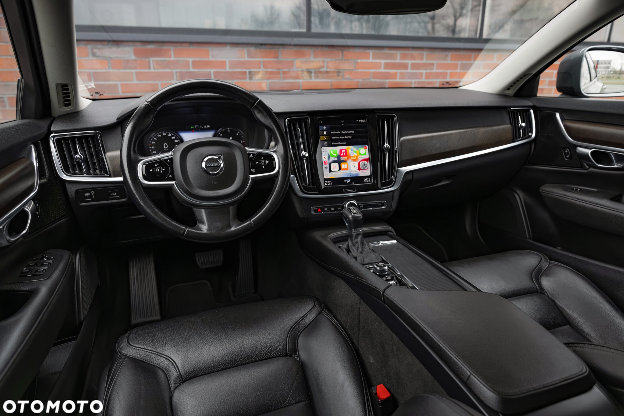 Volvo V90 Cross Country D5 AWD Geartronic - 27