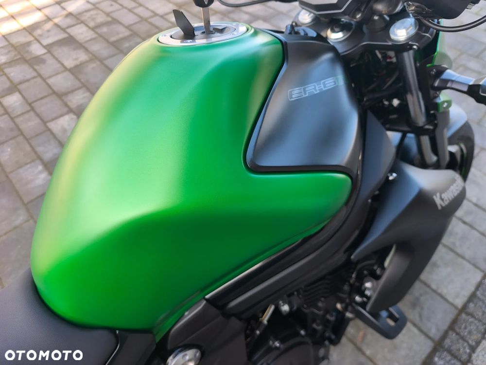 Kawasaki ER - 27