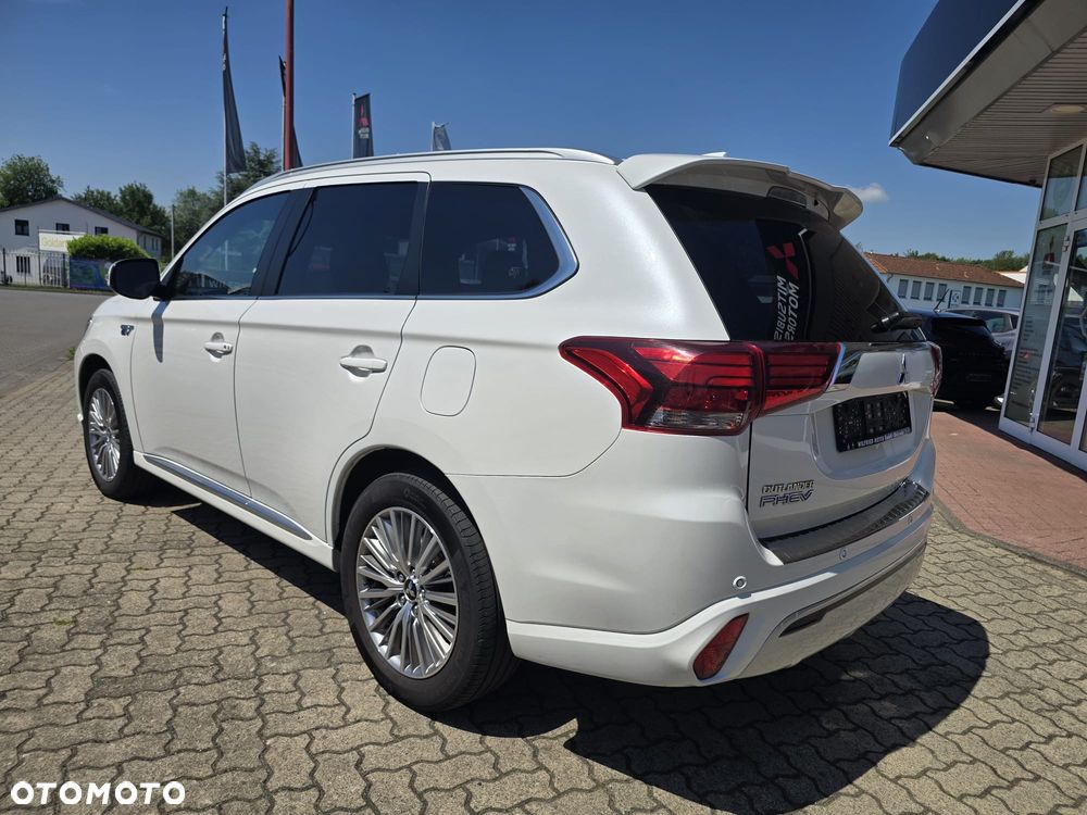 Mitsubishi Outlander 2.4 4WD Top - 11