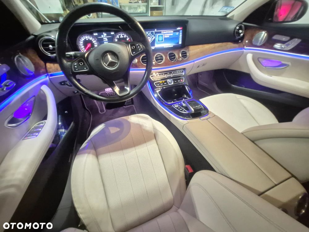 Mercedes-Benz Klasa E 400 4-Matic Avantgarde - 19