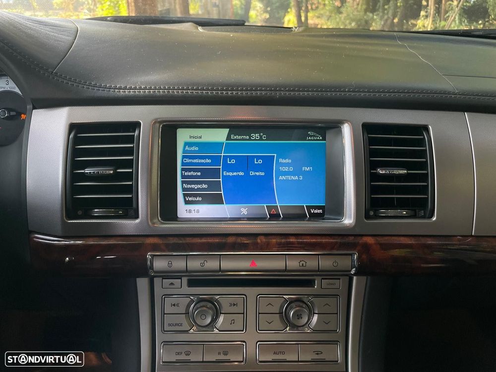 Jaguar XF 2.7 D V6 Premium Luxury - 20