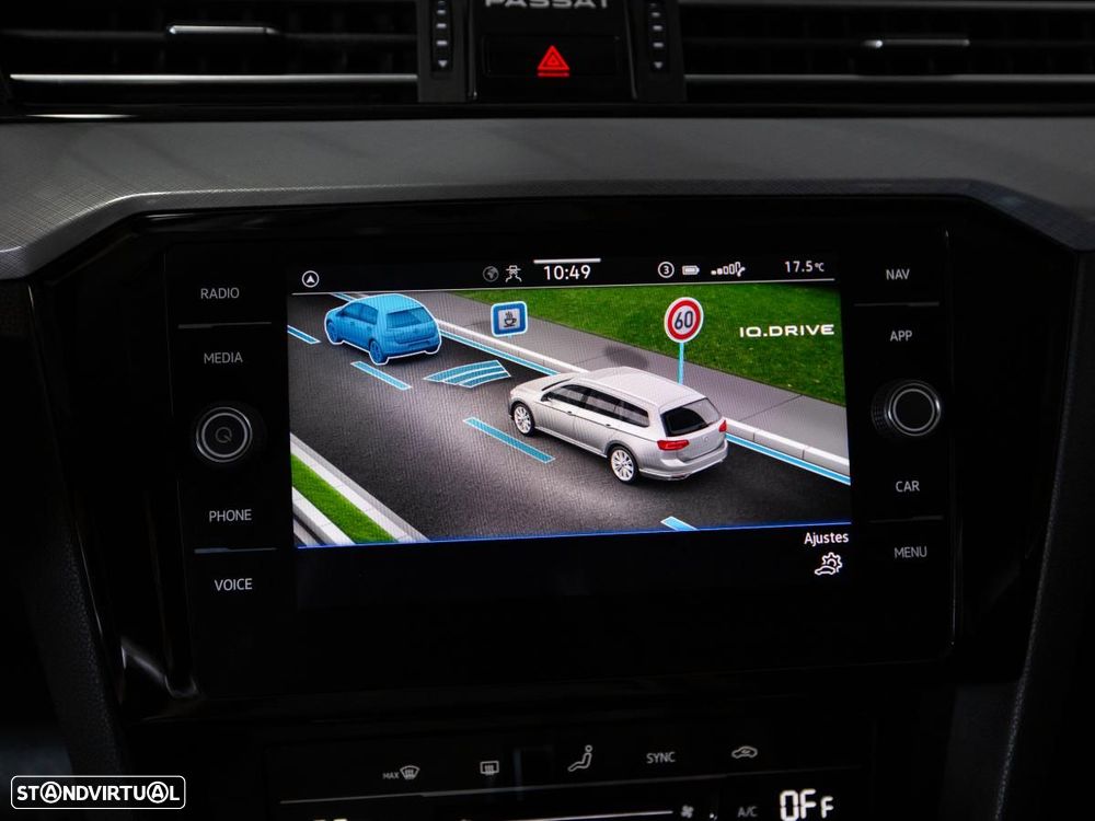 VW Passat Variant 2.0 TDi Business DSG - 25