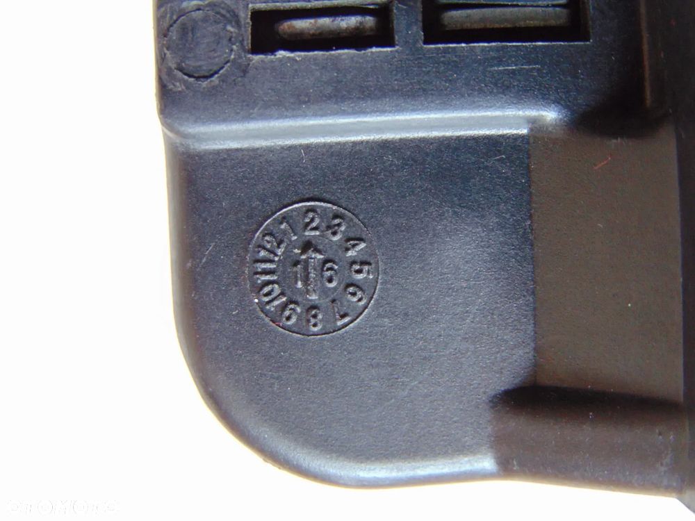 Zamek tylny tył klapy bagażnika VW Volkswagen Golf 5 V HB 03-08r - 11