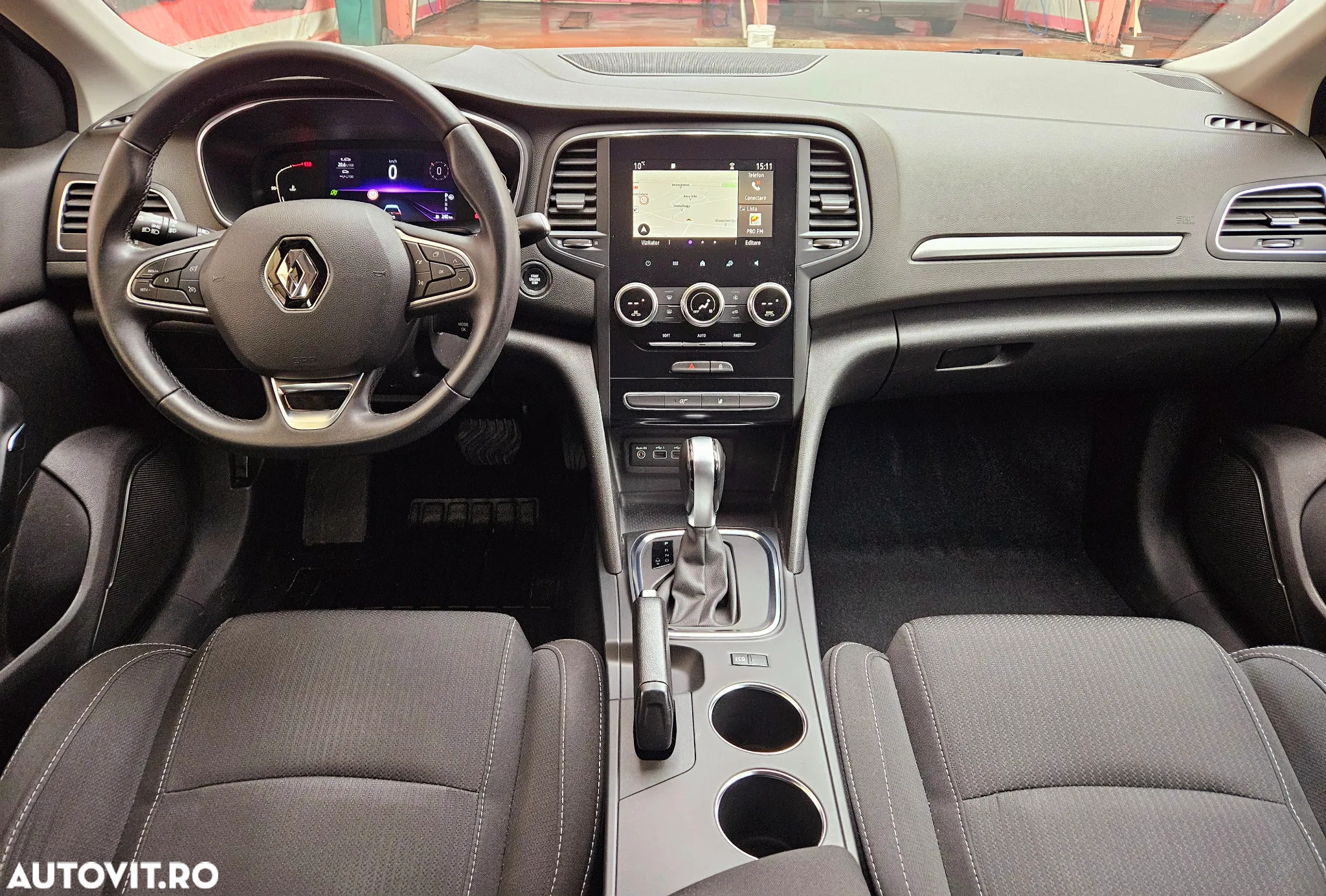 Renault Megane BLUE dCi 115 EDC BUSINESS EDITION - 9