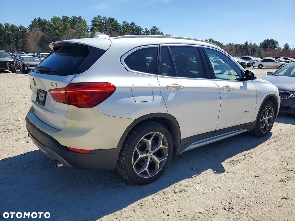 BMW X1 xDrive25i GPF xLine sport - 4