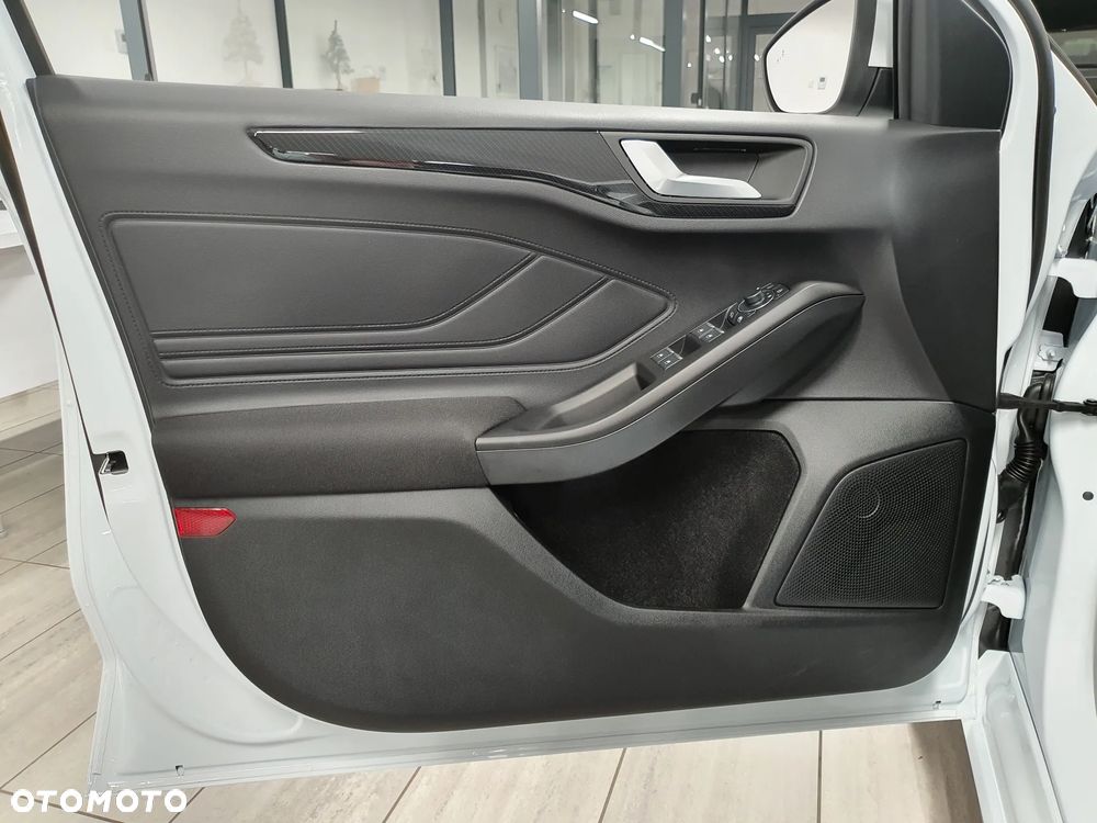 Ford Focus SW 1.0 EcoBoost mHEV ST-Line X - 13