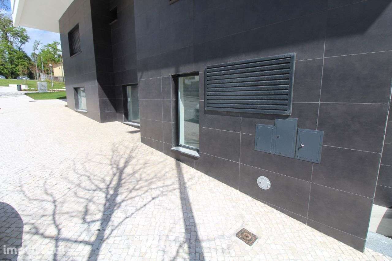 Loja Junto ao Centro – Excelente Localização - Grande imagem: 3/9