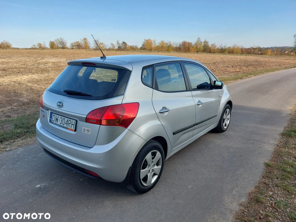 Kia Venga 2011 photo 5