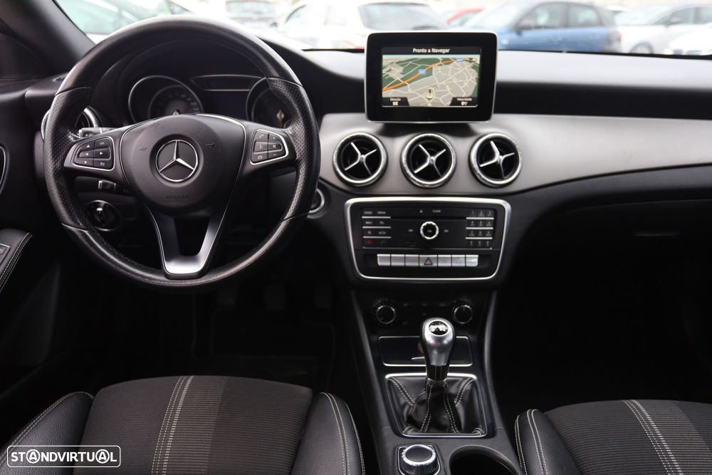 Mercedes-Benz CLA 180 d Shooting Brake Urban - 18