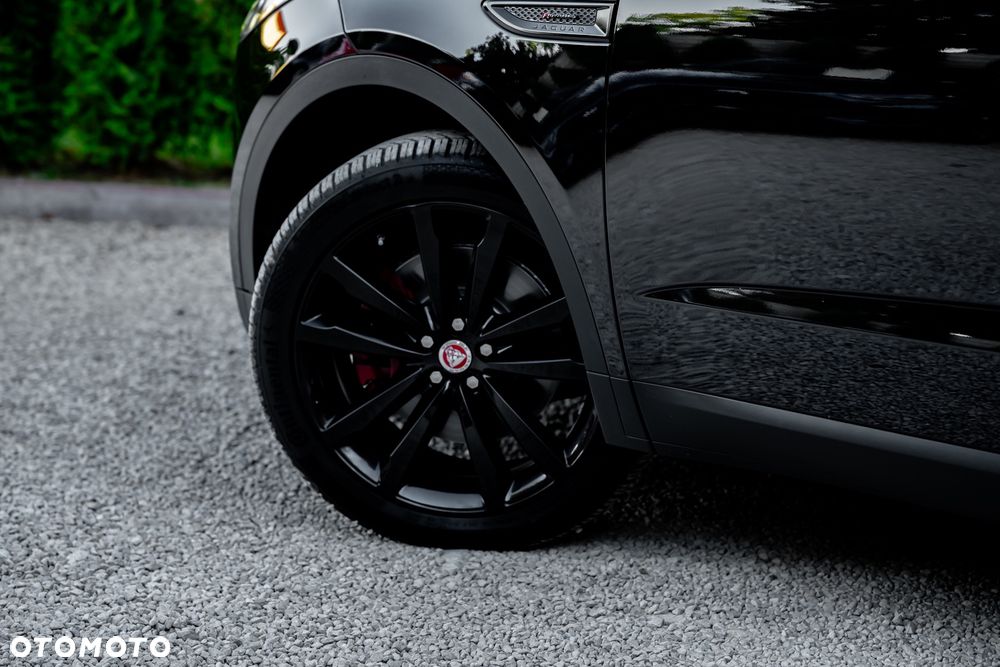 Jaguar E-Pace P250 AWD R-Dynamic - 11