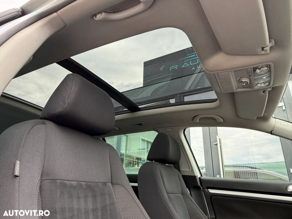 Volkswagen Golf 2.0 TDI Highline - 18