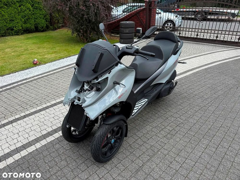 Piaggio MP-3 - 2