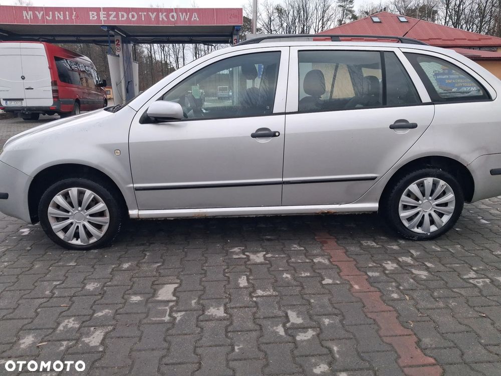 Skoda Fabia 1 1 Kombi 99-08 silnik 1.4 16v BKY skrzynia biegów GRZ klapa drzwi lusterko błotnik 2102 srebrny szyba alternator pompa sterownik maglownica rozrusznik cewka kolektor tłumik wydech belka sanki tapicerka mechanizm lampa reflektor chłodnica przewód wąż panel sterownik stacyjka lewarek konsola wiązka przewód zamek zwrotnica zacisk osłona obudowa podstawa radio przełącznik przepustnica przepływomierz czujnik NA CZĘŚCI WSZYSTKIE CZĘŚCI - 12