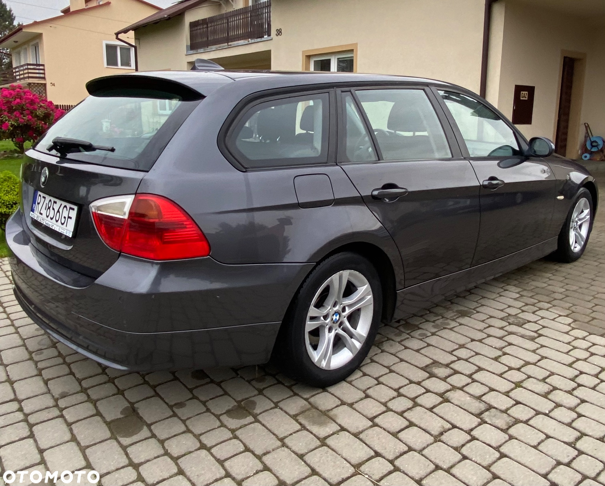 BMW Seria 3 318i - 5