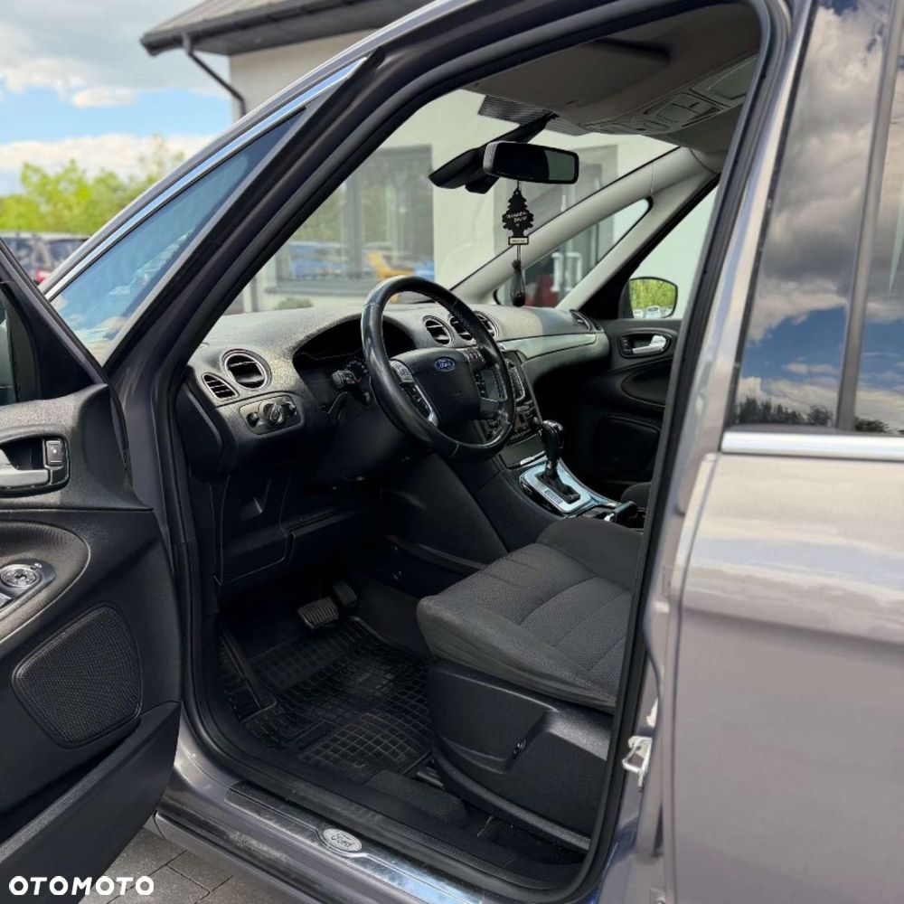 Ford S-Max - 17