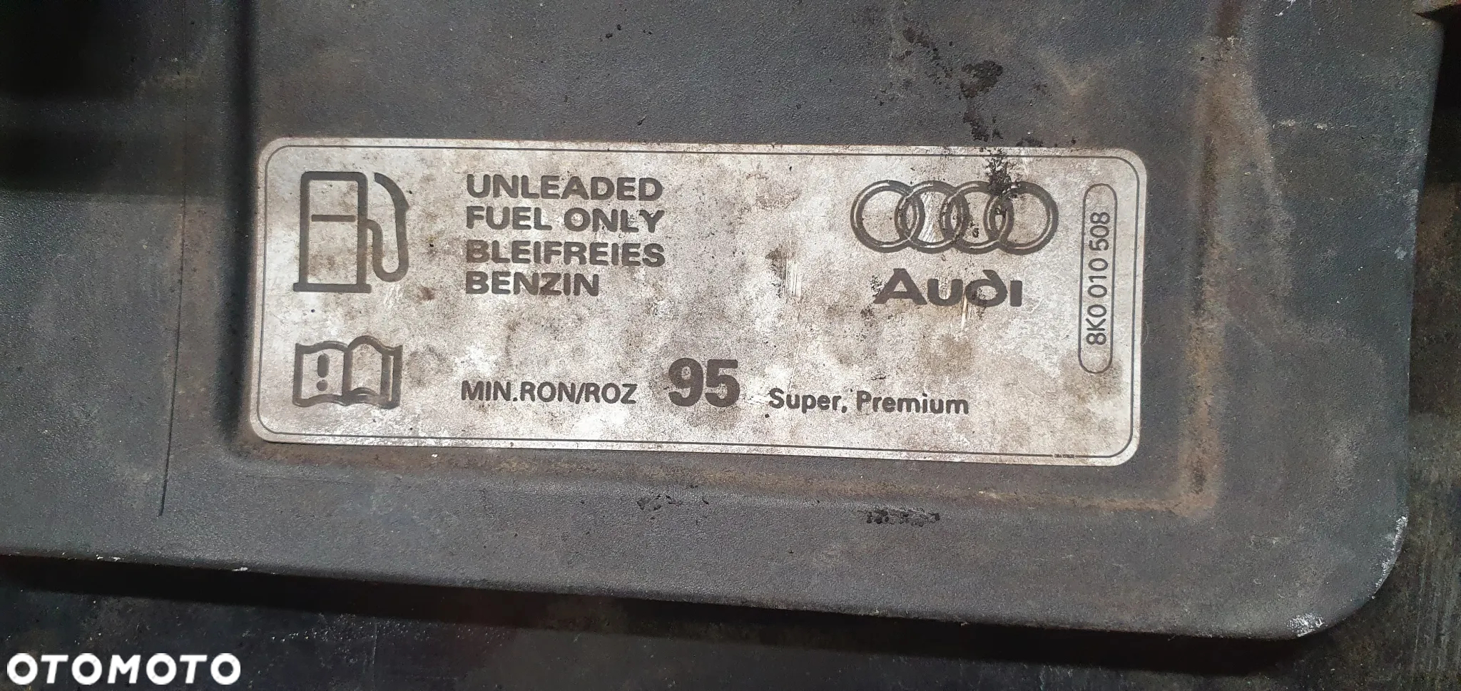 Klapka wlewu paliwa Audi A4 B8 LY9B 8K0809999D - 6