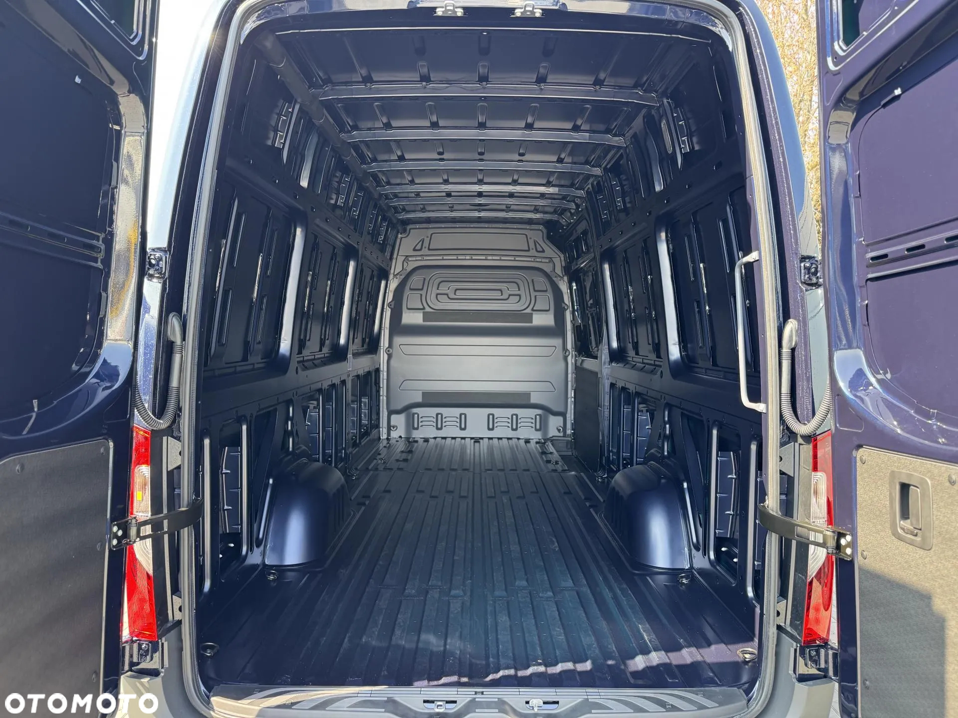 Mercedes-Benz Sprinter - 8