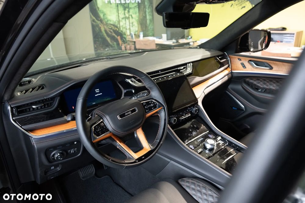 Jeep Grand Cherokee ver-2-0-4xe-phev-summit-reserve - 11