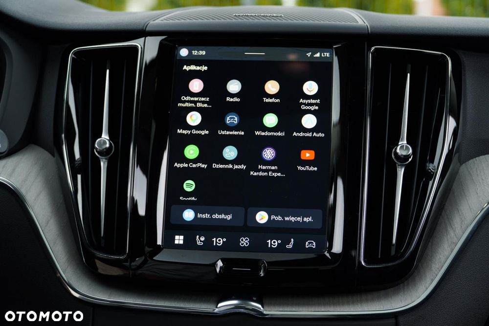 Volvo XC 60 T6 Plug-In Hybrid AWD Plus Dark - 20