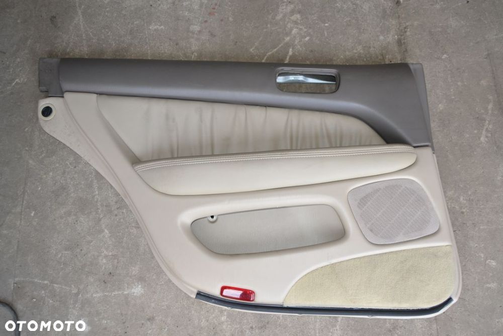 Boczek tył lewy Lexus LS 400 - 1