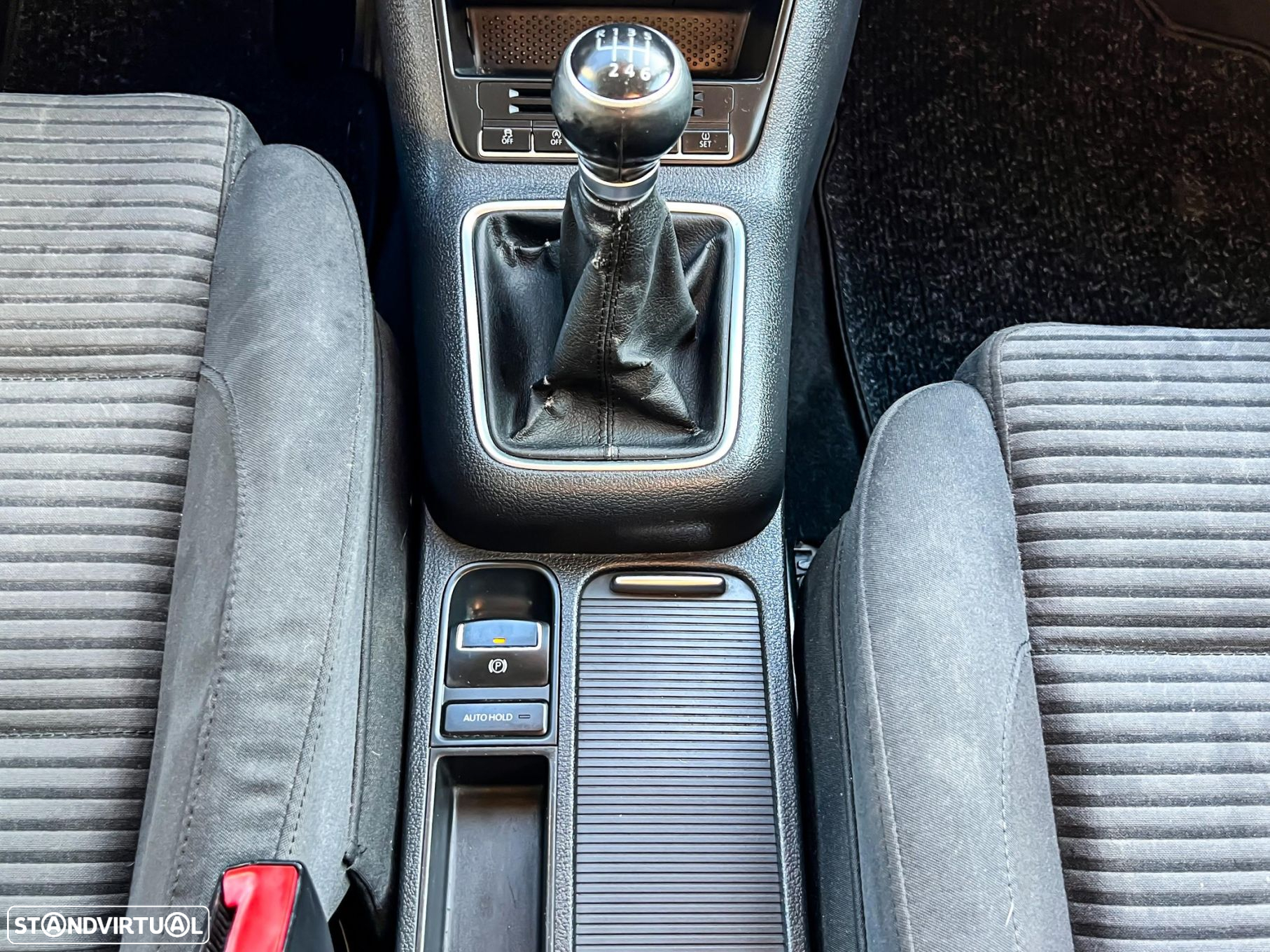 VW Tiguan 2.0 TDI Sport BlueMotion - 19