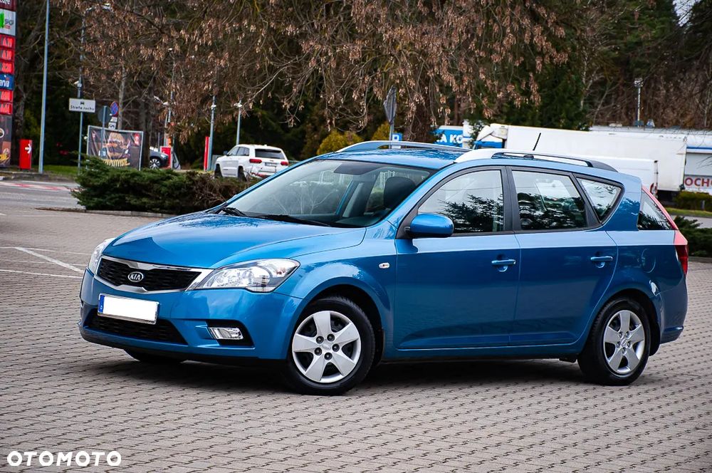 Kia Ceed 1.4 CVVT Dream-Team Edition - 9