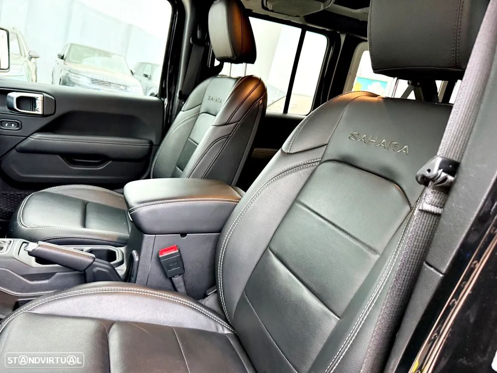 Jeep Wrangler Unlimited - 24