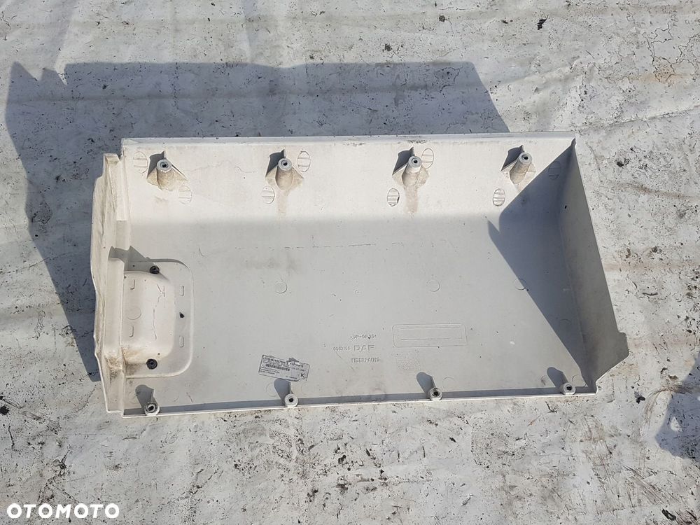 DAF 85 CF Przedłużenie Boku Kabiny Stopnicy PRAWE - 2