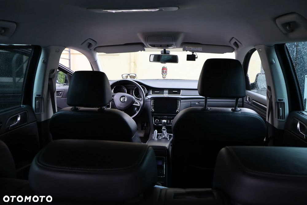 Skoda Superb 2.0 TDI 4x4 Business DSG - 11