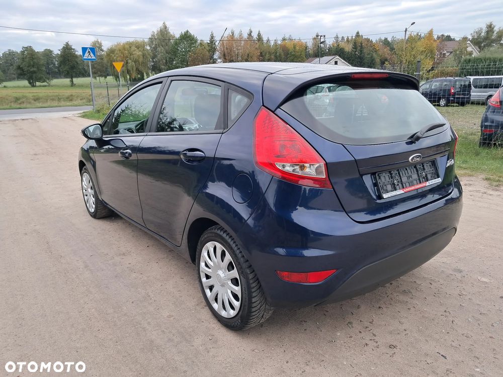 Ford Fiesta 1.6 TDCi DPF Ghia - 5