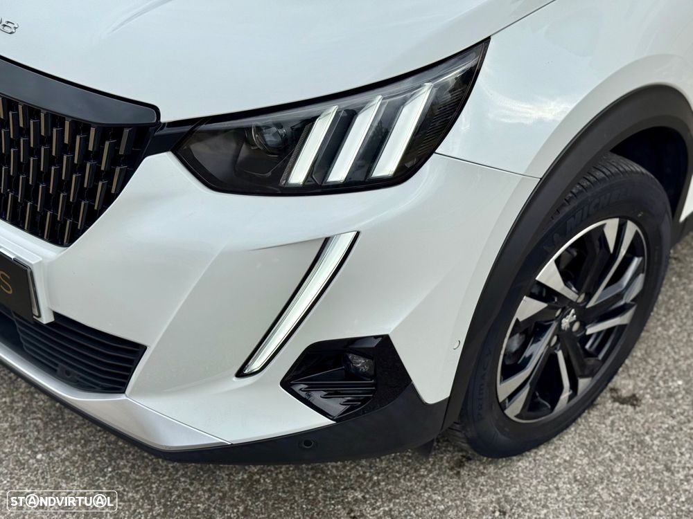 Peugeot 2008 PureTech 130 EAT8 GT - 2