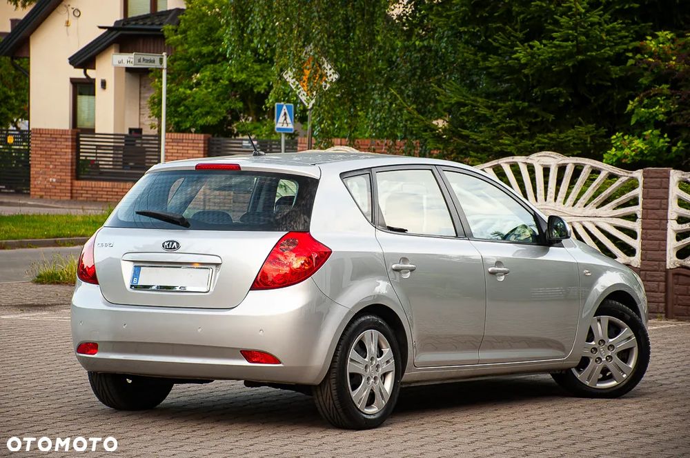 Kia Ceed 1.4 Comfort + - 19