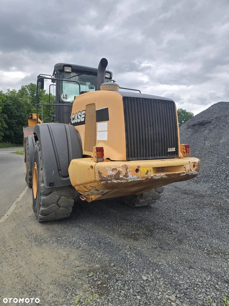 Case 921E - 7