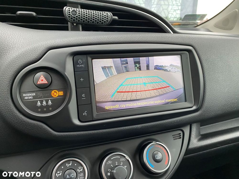 Toyota Yaris 1.5 Premium - 17