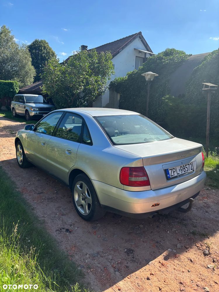 Audi A4 Limousine - 6