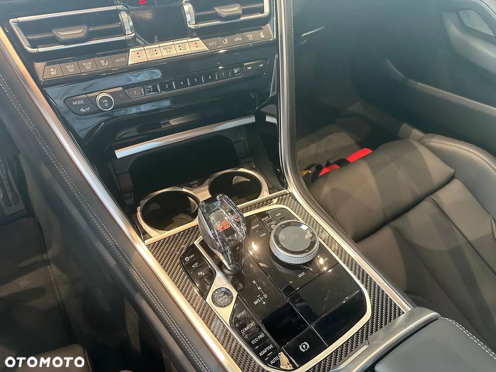 BMW Seria 8 - 18