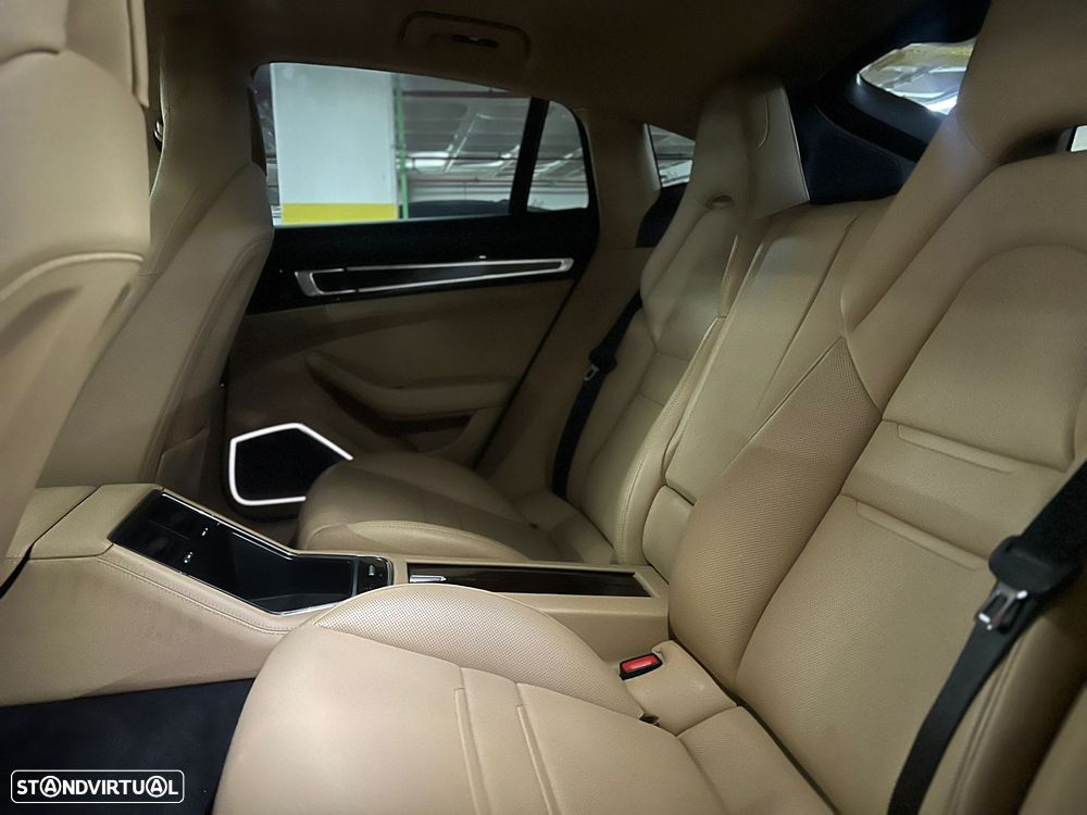 Porsche Panamera - 8