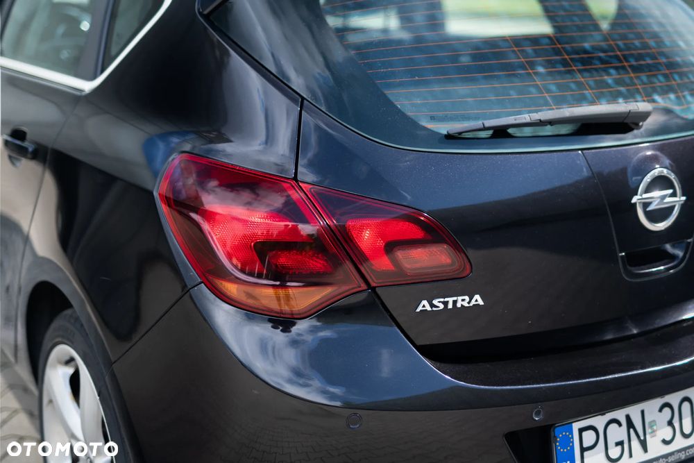 Opel Astra 1.4 T Cosmo S&S - 9
