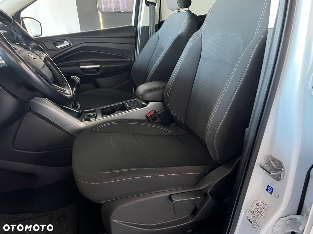 Ford Kuga - 13
