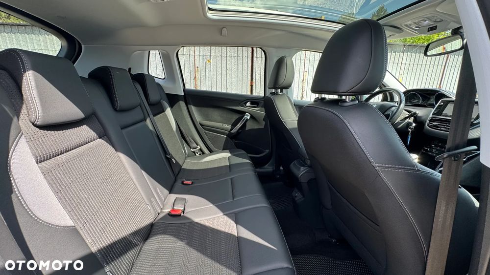 Peugeot 2008 1.2 PureTech Allure S&S - 20