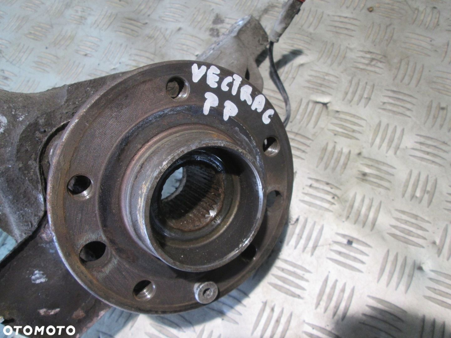 PIASTA ZWROTNICA PRAWA PRZÓD OPEL VECTRA C 1.9 CDTI - 1