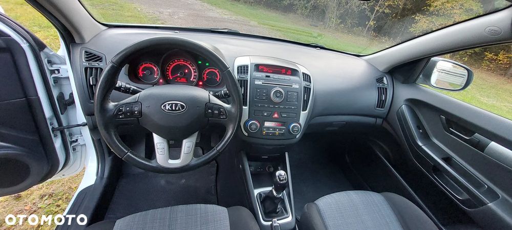 Kia ProCeed 1.4 CVVT Edition 7 - 25
