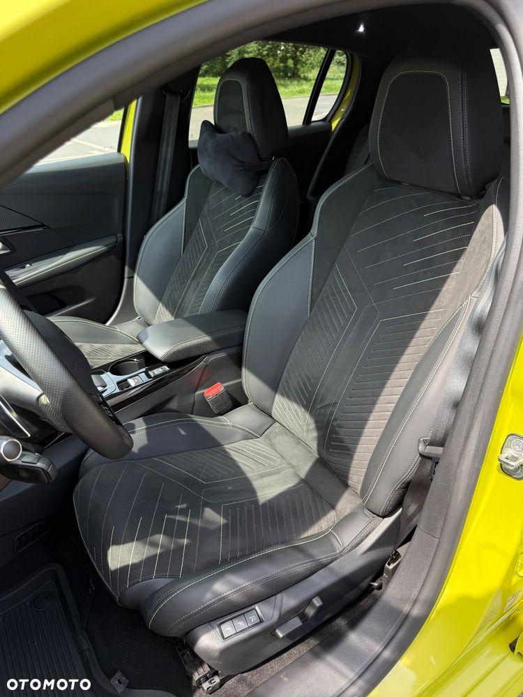 Peugeot 208 - 15