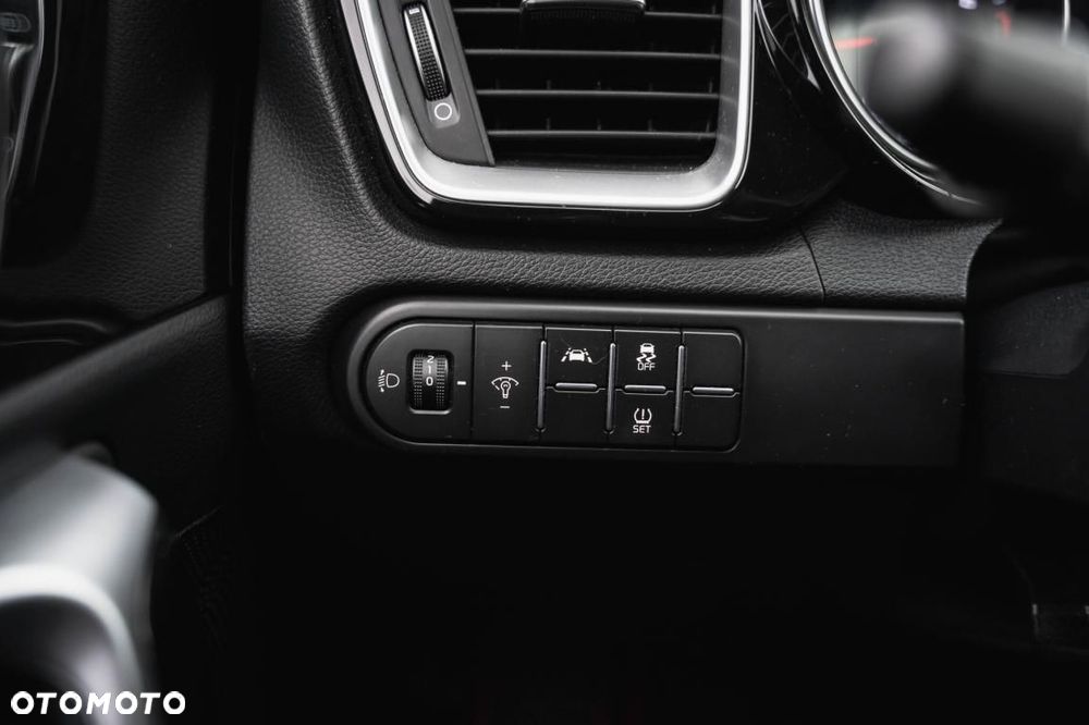 Kia XCeed - 25