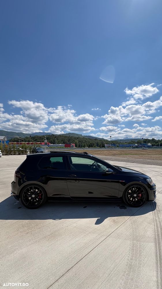 Volkswagen Golf - 2