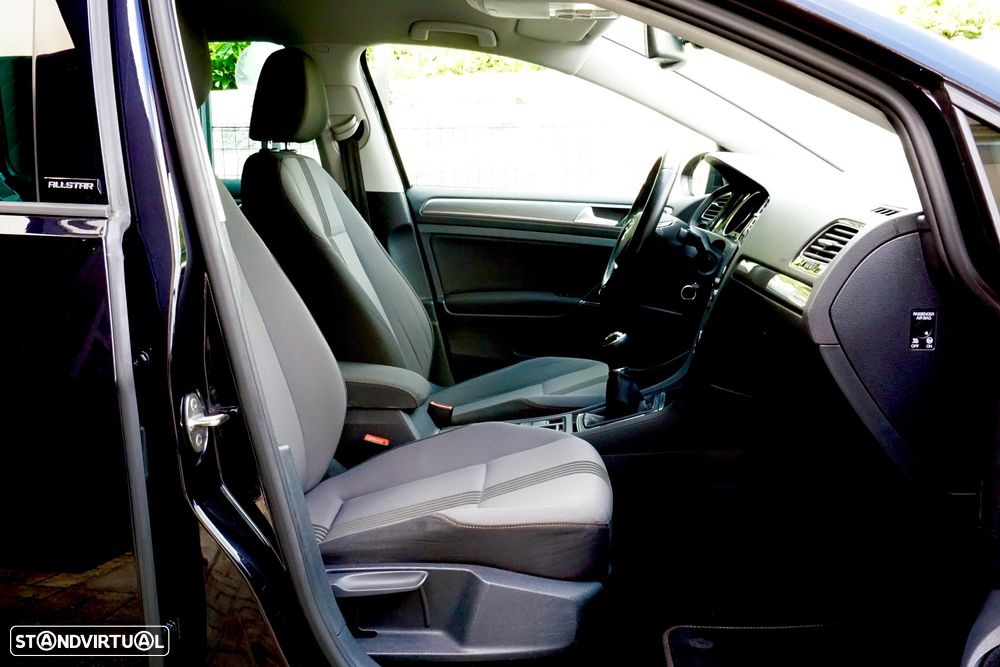 VW Golf 1.6 TDi Highline - 5